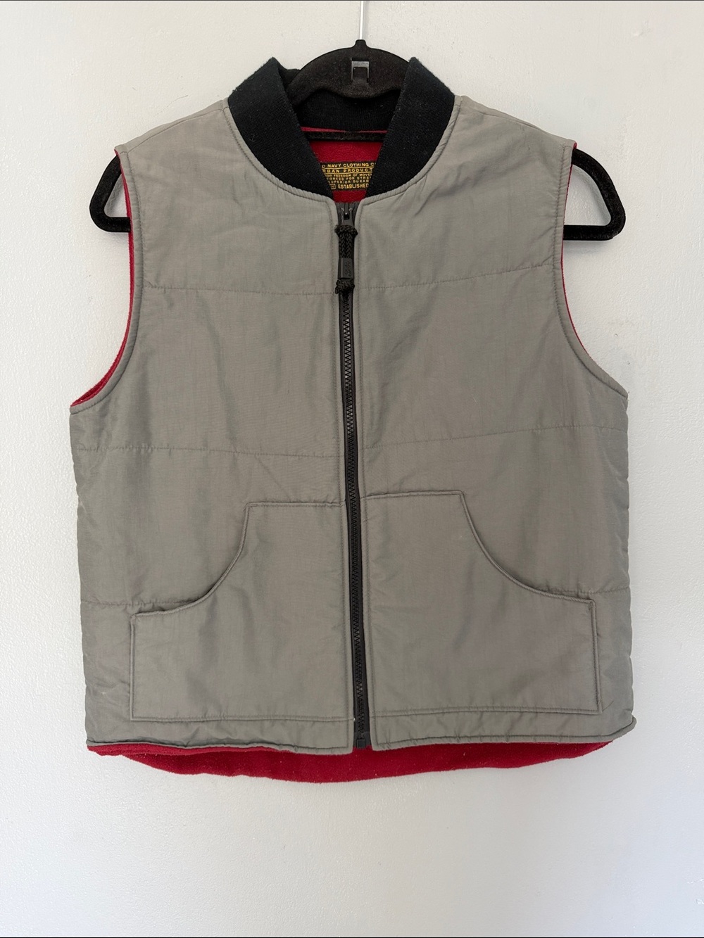 VTG Old Navy Men’s‎ Reversible Puffer Vest Gray Red